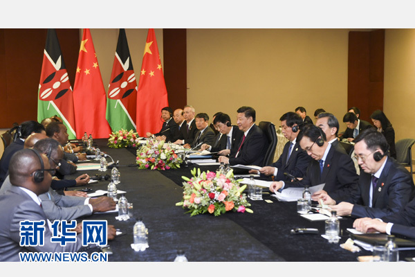 12月3日，國(guó)家主席習(xí)近平在約翰內(nèi)斯堡會(huì)見肯尼亞總統(tǒng)肯雅塔。新華社記者 謝環(huán)馳 攝