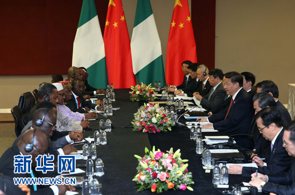 12月4日，國(guó)家主席習(xí)近平在約翰內(nèi)斯堡會(huì)見尼日利亞總統(tǒng)布哈里。 新華社記者 龐興雷 攝 