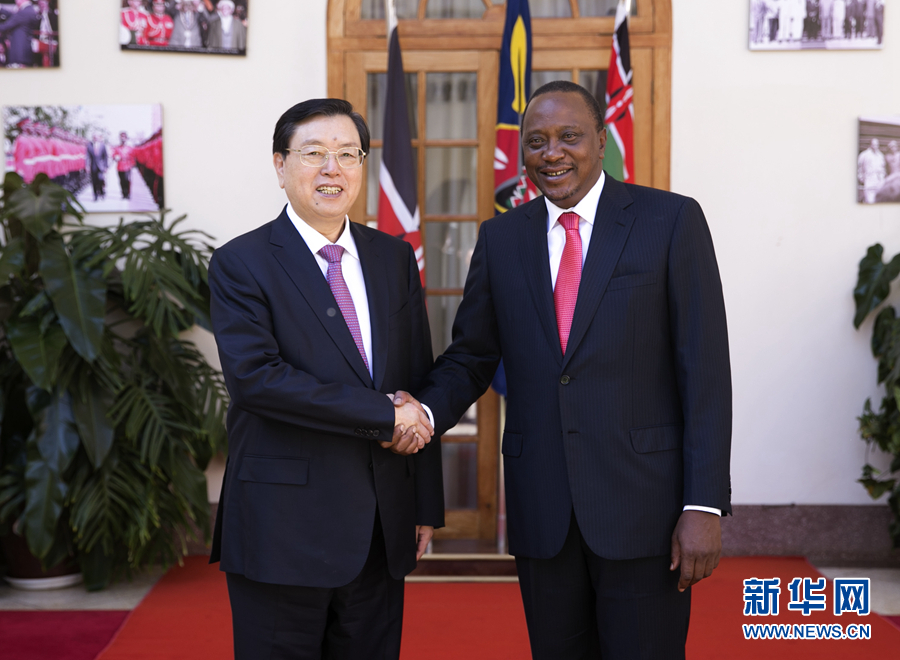3月23日至26日，全國人大常委會委員長張德江對肯尼亞進行正式友好訪問。這是3月24日，張德江在肯尼亞首都內羅畢會見肯尼亞總統肯雅塔。 新華社記者馬占成攝
