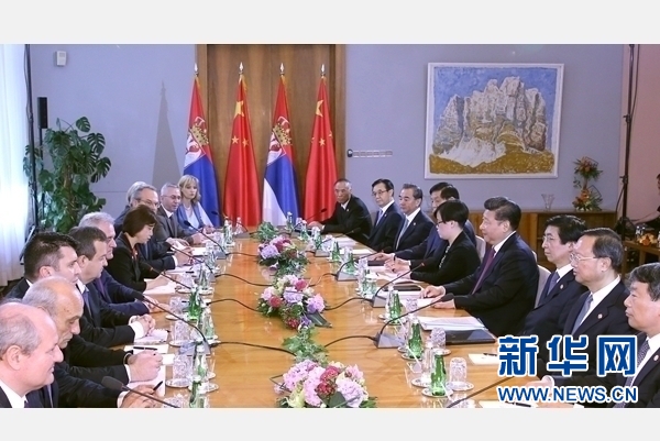 6月18日，國家主席習(xí)近平在貝爾格萊德同塞爾維亞總統(tǒng)尼科利奇舉行會談。 新華社記者 馬占成 攝