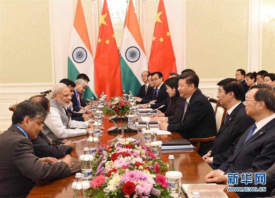 6月23日，國家主席習近平在烏茲別克斯坦塔什干會見印度總理莫迪。新華社記者 饒愛民攝