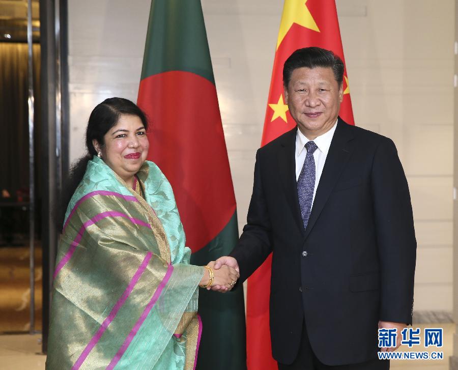 10月14日，國家主席習近平在達卡會見孟加拉國國民議會議長喬杜里。 新華社記者蘭紅光攝 