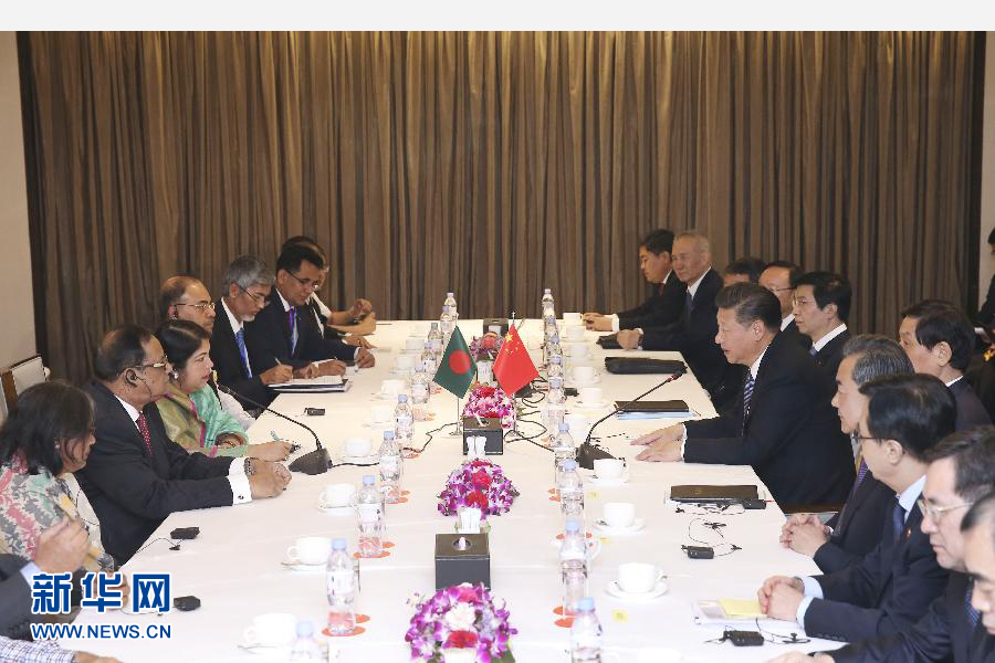 10月14日，國家主席習近平在達卡會見孟加拉國國民議會議長喬杜里。 新華社記者龐興雷攝 