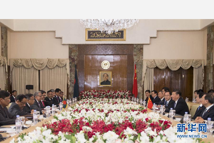 10月14日，國(guó)家主席習(xí)近平在達(dá)卡會(huì)見孟加拉國(guó)總統(tǒng)哈米德。新華社記者謝環(huán)馳攝 