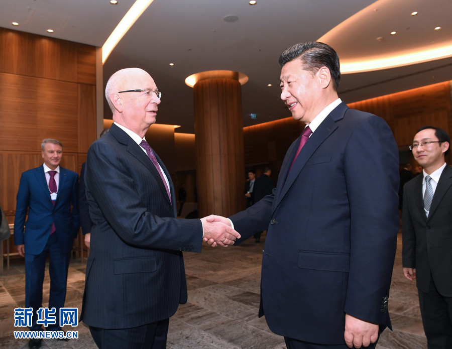 1月17日，國(guó)家主席習(xí)近平在瑞士達(dá)沃斯會(huì)見世界經(jīng)濟(jì)論壇主席施瓦布。 新華社記者 饒愛民 攝