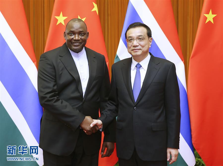 (時(shí)政)李克強(qiáng)會(huì)見(jiàn)岡比亞總統(tǒng)巴羅