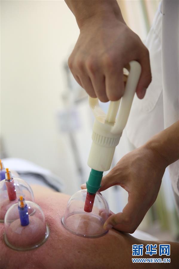 (國(guó)際)(3)援外中醫(yī)在馬耳他