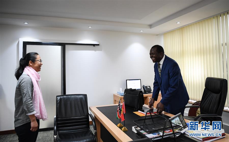 (國(guó)際·中非合作論壇·圖文互動(dòng))(2)通訊:肯尼亞執(zhí)政黨總書記跟我學(xué)中文