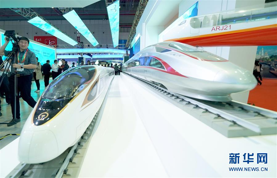 (新華全媒頭條·圖文互動)(2)人間正道 浩蕩前行——習(xí)近平主席出席首屆中國國際進(jìn)口博覽會紀(jì)實(shí)