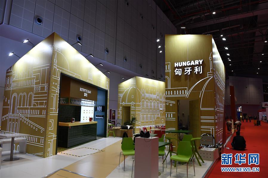 (新華全媒頭條·圖文互動)(3)人間正道 浩蕩前行——習(xí)近平主席出席首屆中國國際進(jìn)口博覽會紀(jì)實(shí)