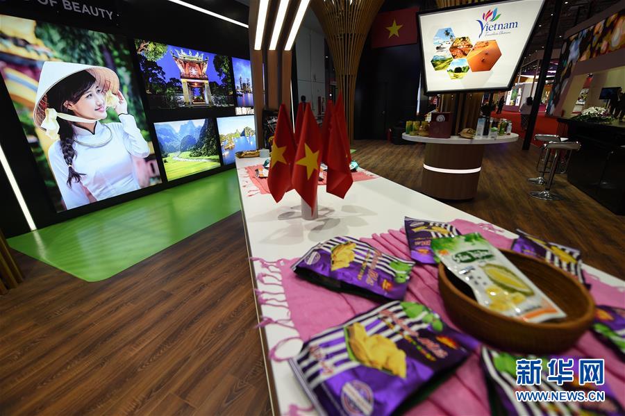 (新華全媒頭條·圖文互動(dòng))(11)人間正道 浩蕩前行——習(xí)近平主席出席首屆中國國際進(jìn)口博覽會(huì)紀(jì)實(shí)