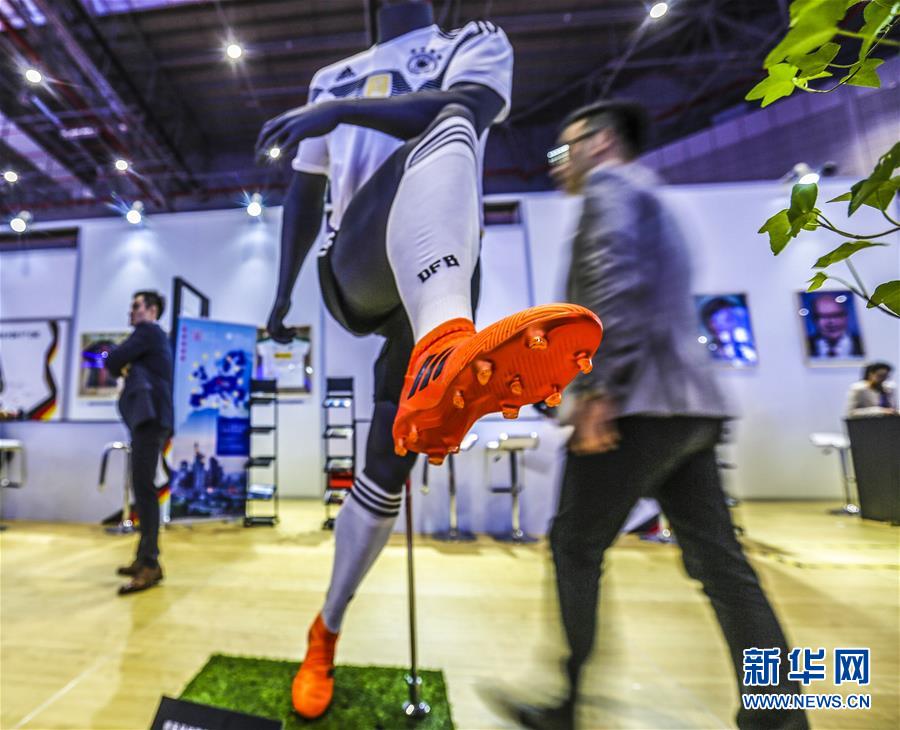 (新華全媒頭條·圖文互動(dòng))(14)人間正道 浩蕩前行——習(xí)近平主席出席首屆中國國際進(jìn)口博覽會(huì)紀(jì)實(shí)