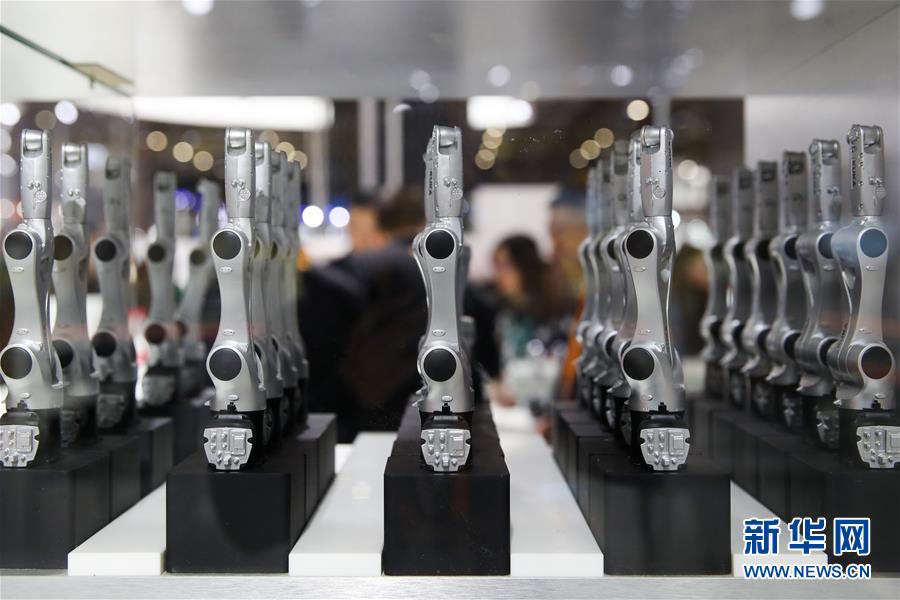 (新華全媒頭條·聚焦進口博覽會·圖文互動)(3)匯聚世界經(jīng)濟前行的浩蕩潮流——從首屆中國國際進口博覽會看全球合作發(fā)展新趨勢