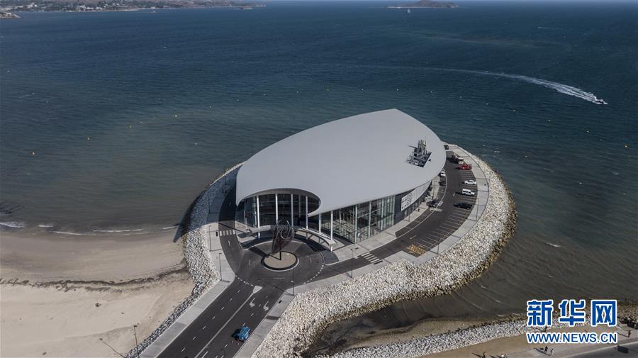 （新華全媒頭條&middot;圖文互動(dòng)）（2）特稿：深化周邊友好　共促亞太繁榮&mdash;&mdash;寫在習(xí)近平主席出席亞太經(jīng)合組織第二十六次領(lǐng)導(dǎo)人非正式會(huì)議，對(duì)巴布亞新幾內(nèi)亞、文萊和菲律賓進(jìn)行國(guó)事訪問(wèn)并在巴新同建交太平洋島國(guó)領(lǐng)導(dǎo)人會(huì)晤之際