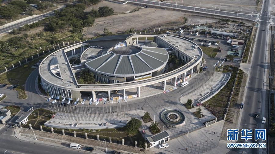 （新華全媒頭條&middot;圖文互動(dòng)）（3）特稿：深化周邊友好　共促亞太繁榮&mdash;&mdash;寫在習(xí)近平主席出席亞太經(jīng)合組織第二十六次領(lǐng)導(dǎo)人非正式會(huì)議，對(duì)巴布亞新幾內(nèi)亞、文萊和菲律賓進(jìn)行國(guó)事訪問(wèn)并在巴新同建交太平洋島國(guó)領(lǐng)導(dǎo)人會(huì)晤之際