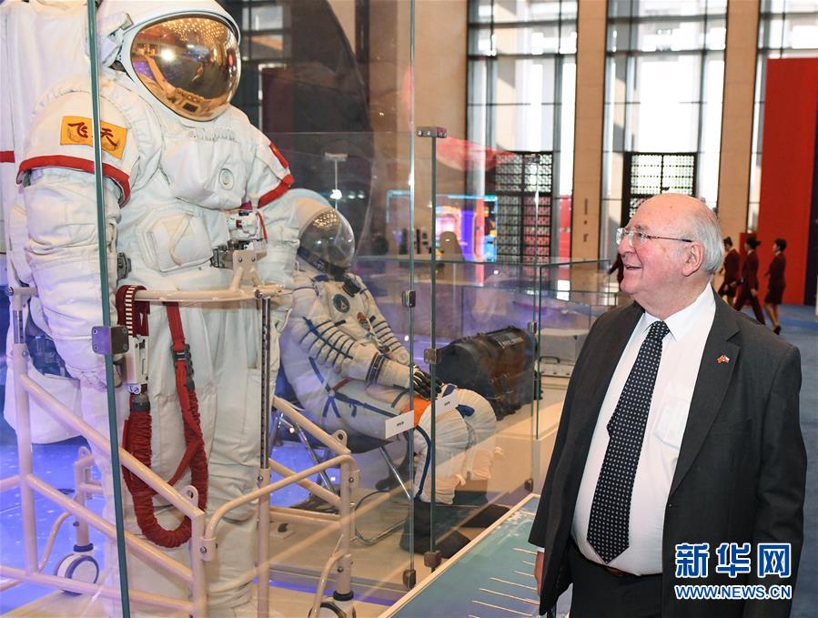 （文化）（2）&ldquo;偉大的變革&mdash;&mdash;慶祝改革開放40周年大型展覽&rdquo; 迎來外賓專場