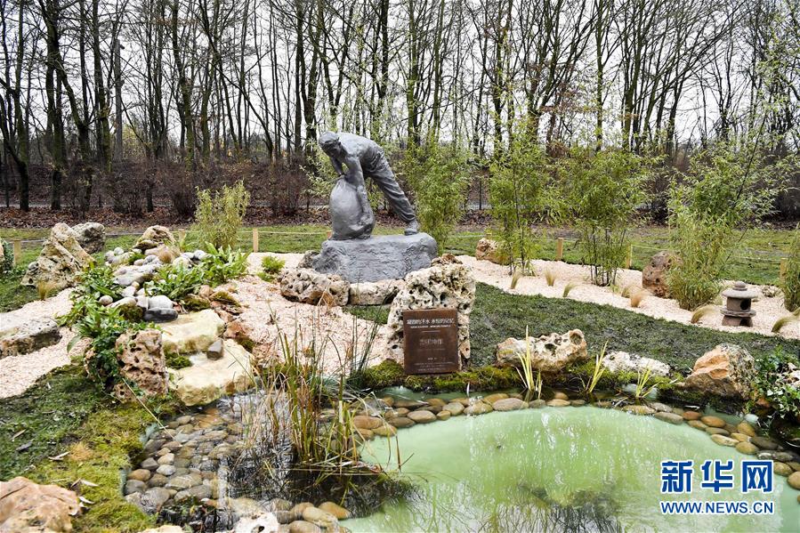 (國際)(2)一戰(zhàn)華工雕像在法國圣康坦市揭幕