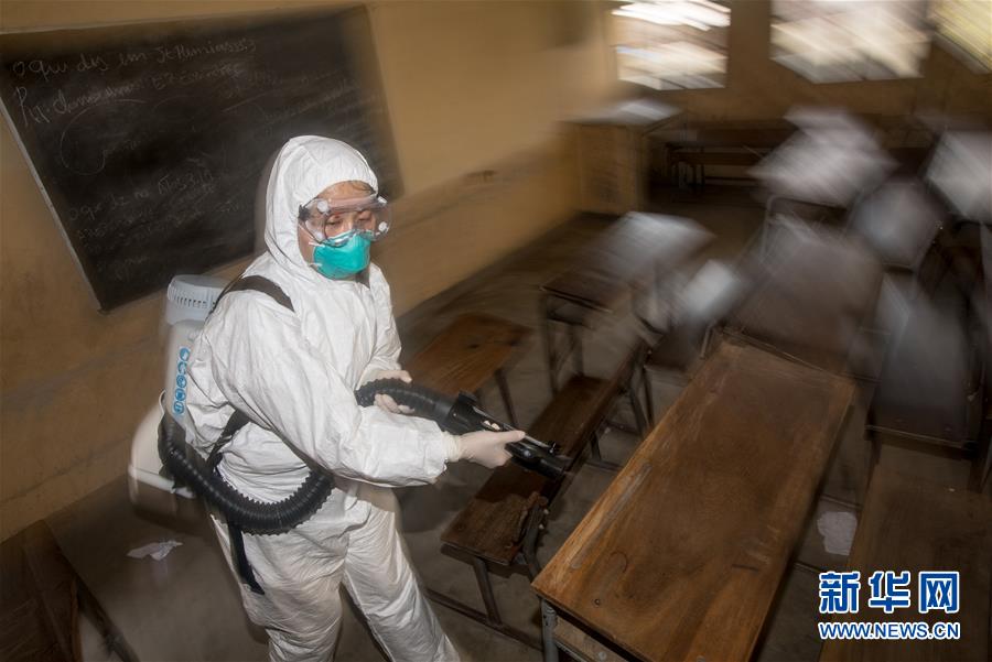 （國際&middot;圖文互動）（2）與時間賽跑&mdash;&mdash;中國救援隊成為莫桑比克災(zāi)后防疫重要力量