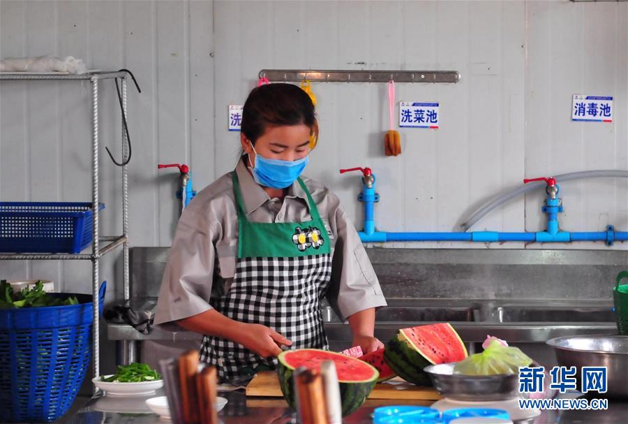 （國際&middot;&ldquo;一帶一路&rdquo;高峰論壇&middot;圖文互動(dòng)）（4）老撾村民的夢(mèng)想在中老鐵路上延伸