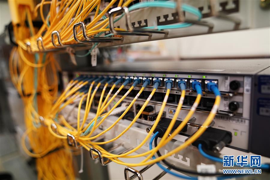 （國(guó)際&middot;圖文互動(dòng)）（3）通訊：安全、好用、實(shí)惠&mdash;&mdash;美國(guó)電信運(yùn)營(yíng)商的華為親體驗(yàn)