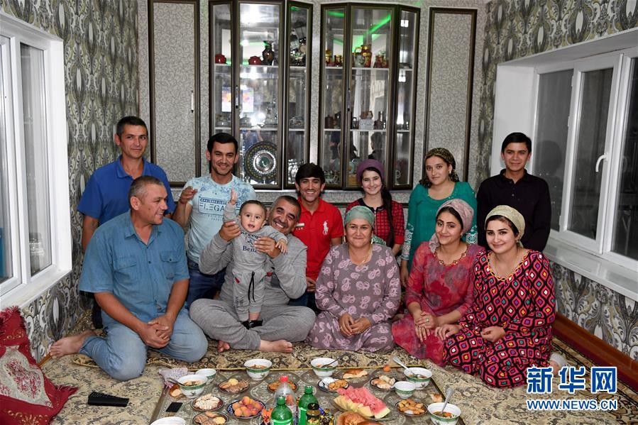 （國(guó)際&middot;圖文互動(dòng)）（2）通訊：&ldquo;學(xué)習(xí)中文為我?guī)?lái)意想不到的發(fā)展機(jī)遇&rdquo;&mdash;&mdash;記一名&ldquo;90后&rdquo;塔吉克斯坦青年的圓夢(mèng)之路