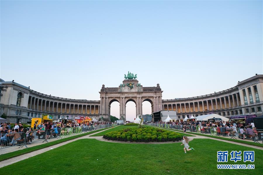 （國際）（2）比利時(shí)上演夏至音樂節(jié)