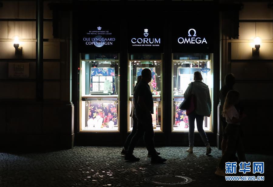 (國(guó)際)(8)德國(guó)柏林:夜來(lái)“菩提樹(shù)下”