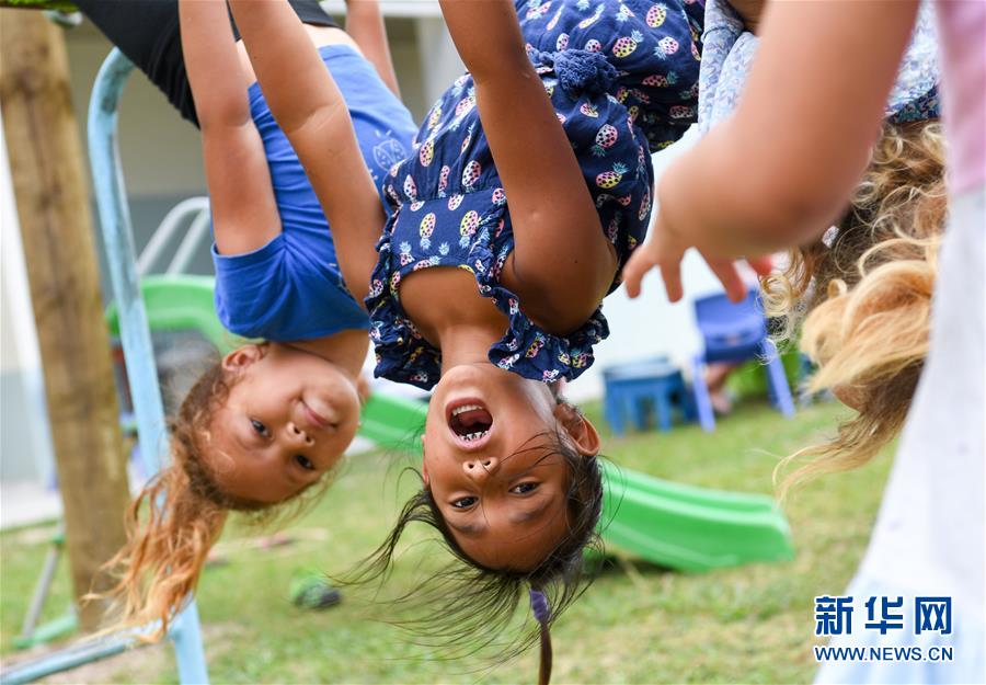 （國際&middot;圖文互動）（3）中國援建&ldquo;你好&rdquo;學(xué)?！A庫克群島孩子夢
