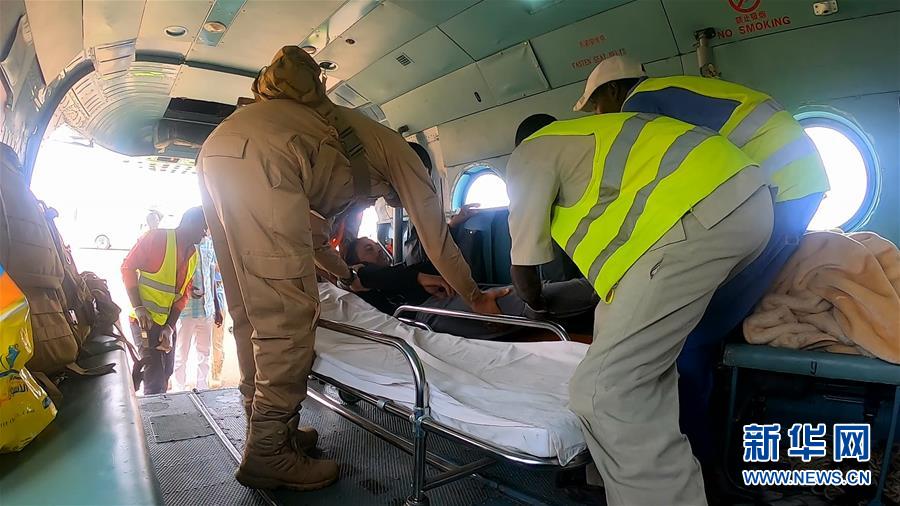 （國際&middot;圖文互動）中國維和直升機(jī)分隊(duì)緊急轉(zhuǎn)運(yùn)傷員獲贊