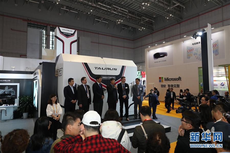 (新華全媒頭條·第二屆進(jìn)博會·圖文互動)(12)進(jìn)博之光輝耀世界 ——寫在第二屆中國國際進(jìn)口博覽會開幕之際