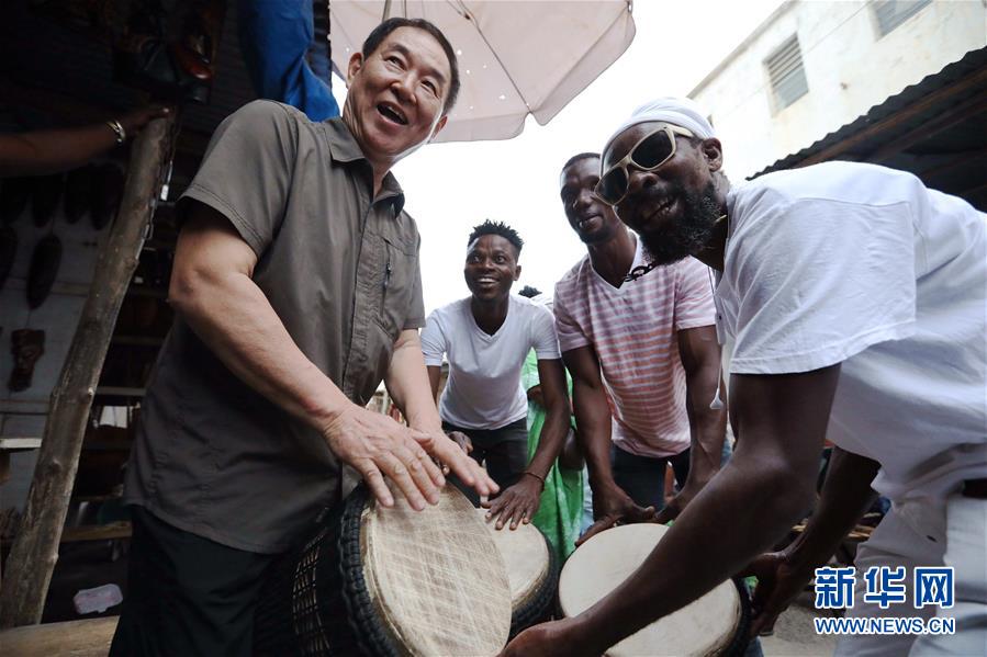 （國(guó)際&middot;圖文互動(dòng)）（7）通訊：收藏&ldquo;非洲之美&rdquo;的中國(guó)人&mdash;&mdash;訪幾內(nèi)亞灣非洲國(guó)際藝術(shù)博物館館長(zhǎng)謝燕申