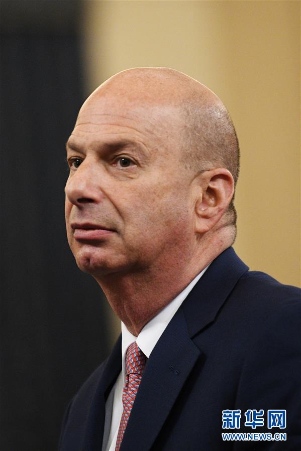 (國際)(2)特朗普彈劾調(diào)查重要證人到國會作證引關(guān)注