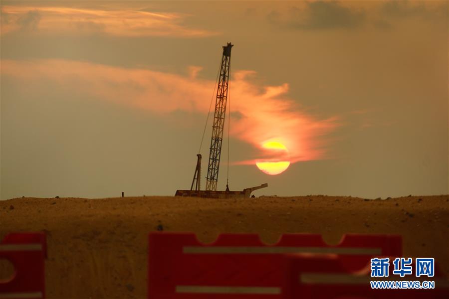 （國際&middot;圖文互動）（1）通訊：&ldquo;五年我們?yōu)樗估锾m卡造出一片新土地&rdquo;&mdash;&mdash;科倫坡港口城人的自豪與希冀