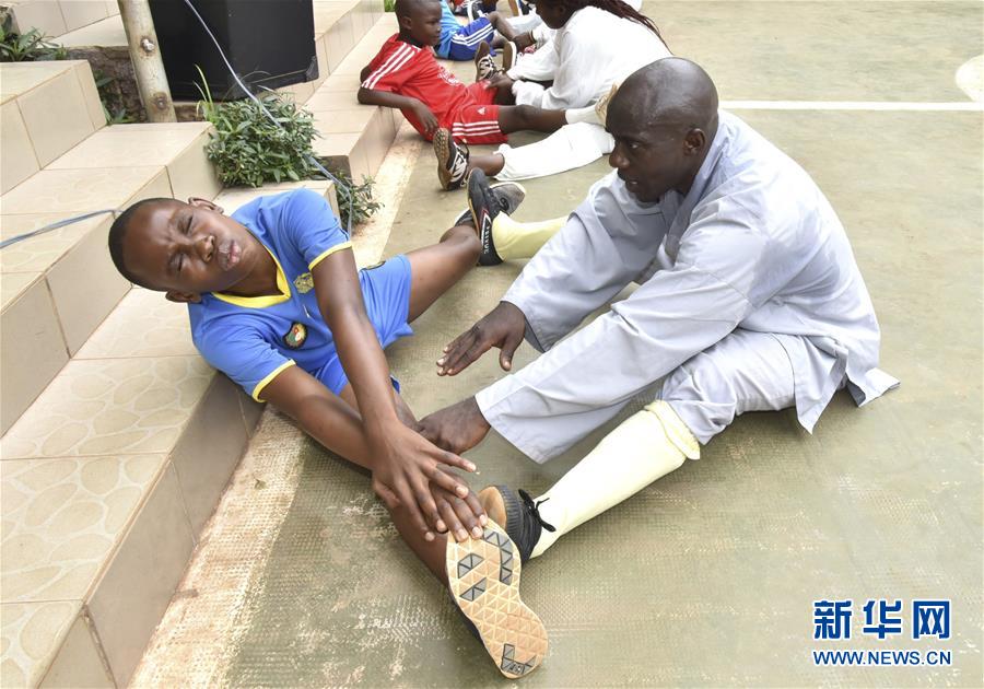 （國際&middot;圖文互動）（8）通訊：&ldquo;我也曾混跡街頭，終于靠習(xí)武自立&rdquo;&mdash;&mdash;喀麥隆人姆巴的武術(shù)情緣