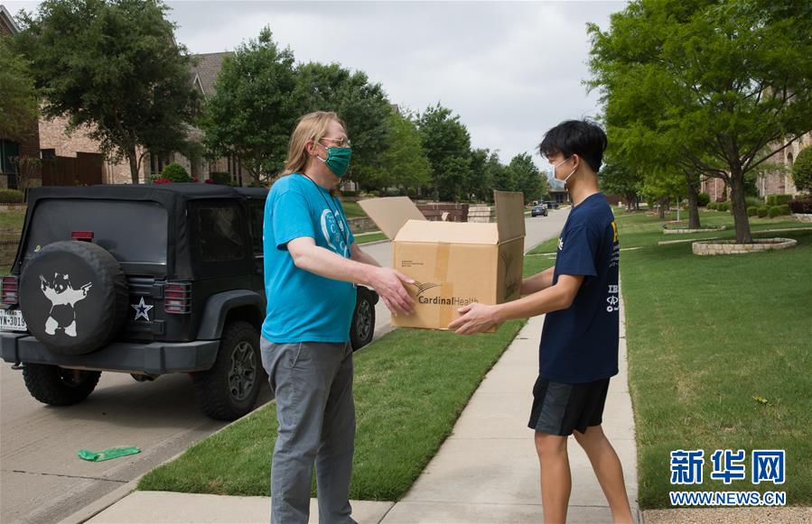 （國際疫情&middot;圖文互動）（1）通訊：學以致用助力社區(qū)抗疫&mdash;&mdash;美國華裔高中生用3D打印技術制作防護裝備