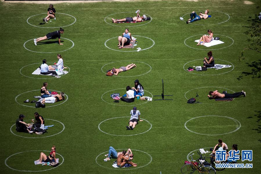 (國際疫情)(1)約翰斯·霍普金斯大學(xué):美國新冠死亡病例超10萬例