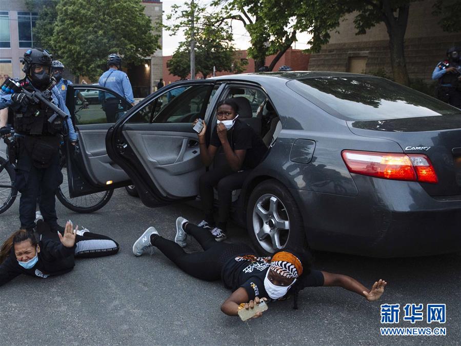 (國際)(2)美國明尼阿波利斯的抗議示威活動持續(xù)