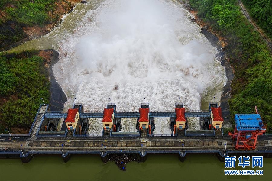 (國際·圖文互動)(5)通訊:踐行綠色發(fā)展 持續(xù)造福民生——記中國華電柬埔寨額勒賽水電站項目