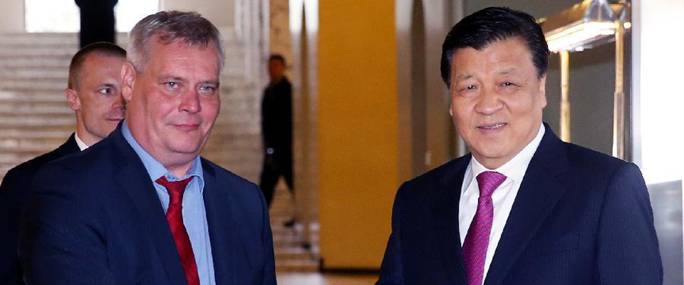 劉云山會見芬蘭社民黨主席、財政部長林內(nèi)