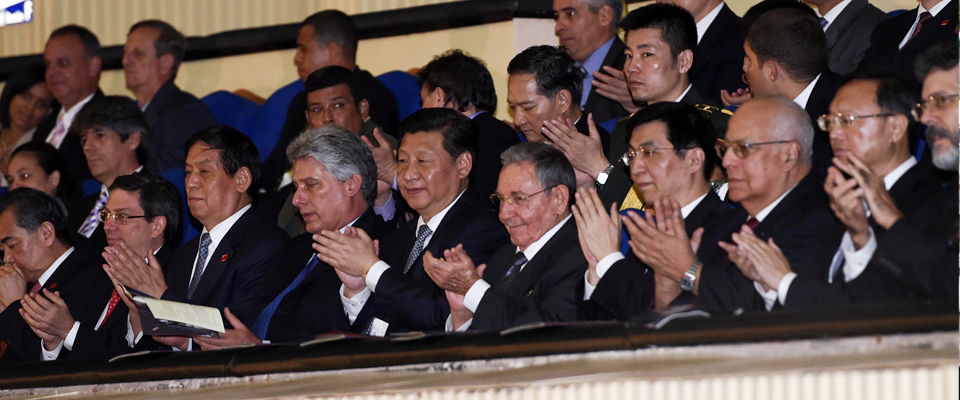 習(xí)近平與勞爾&middot;卡斯特羅共同觀看芭蕾舞演出