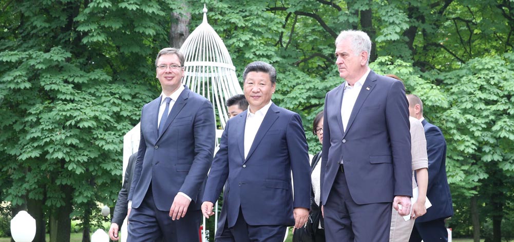 習(xí)近平出席塞爾維亞總統(tǒng)尼科利奇、總理武契奇共同舉行的午宴