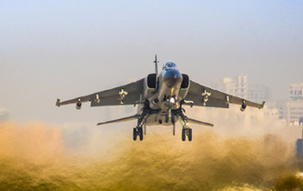 &ldquo;飛豹&rdquo;突防 火力全開(kāi)