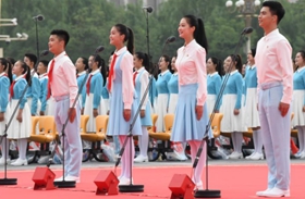 聽共青團(tuán)員和少先隊員的心聲：請黨放心，強(qiáng)國有我！