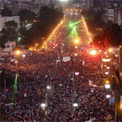 抗議者&ldquo;射&rdquo;直升機(jī)