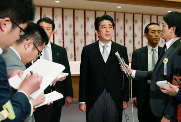 安倍機關算盡又能撈到幾根稻草？