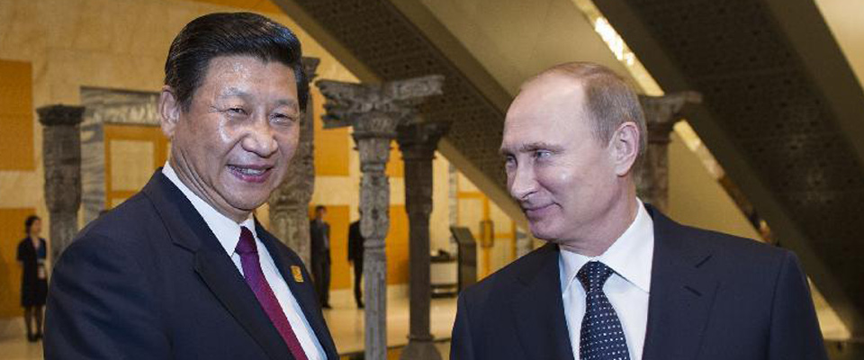 2013年10月，習(xí)近平在印尼巴厘島會(huì)見普京