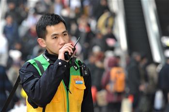 與高鐵&ldquo;賽跑&rdquo;的外賣小哥