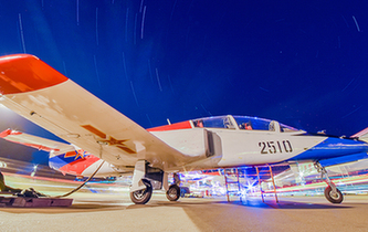 夜航｜戰(zhàn)鷹試翼，有你想不到的美